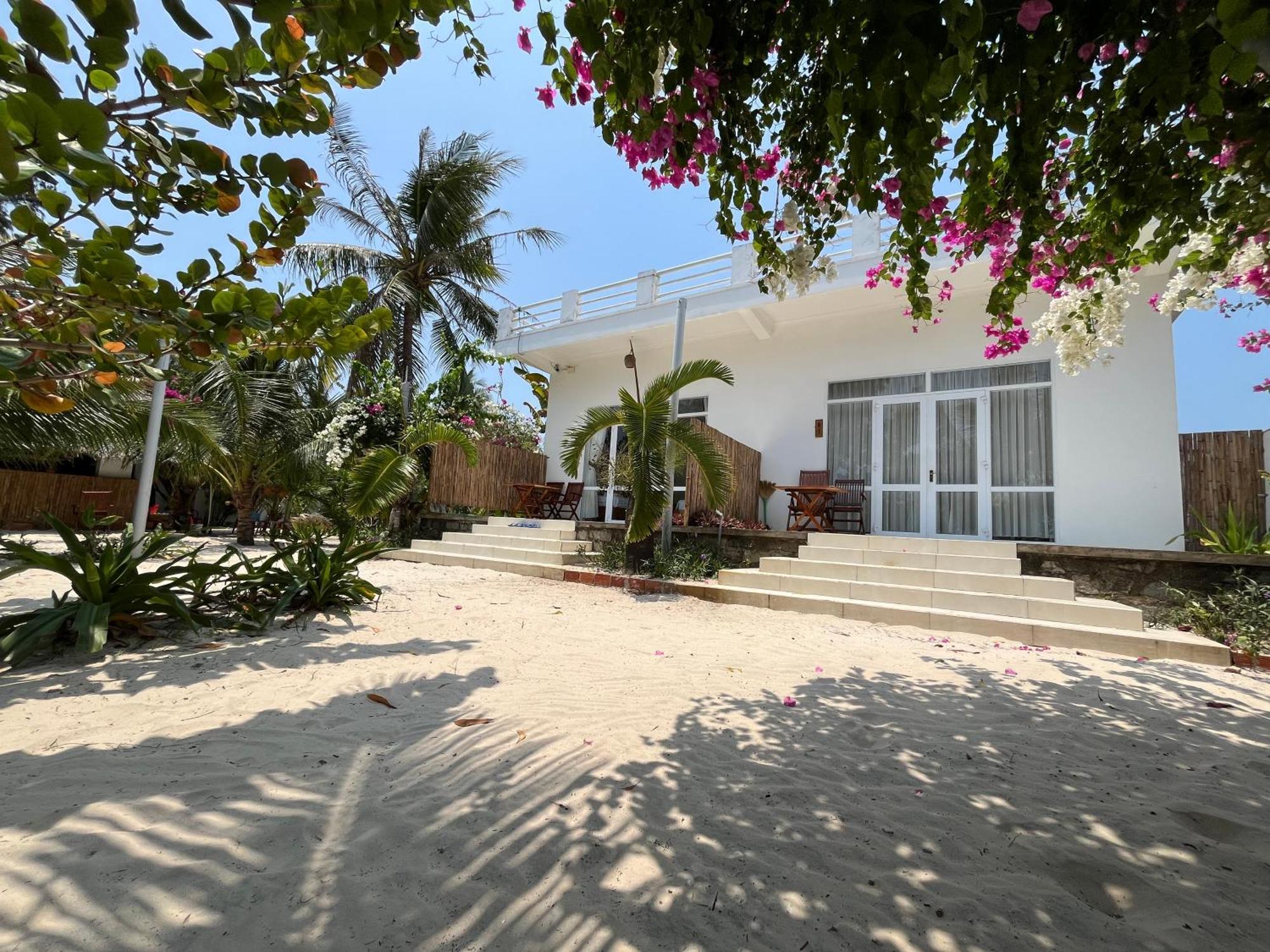 Robinson Beach Bungalow Vinh Hoa Exterior photo