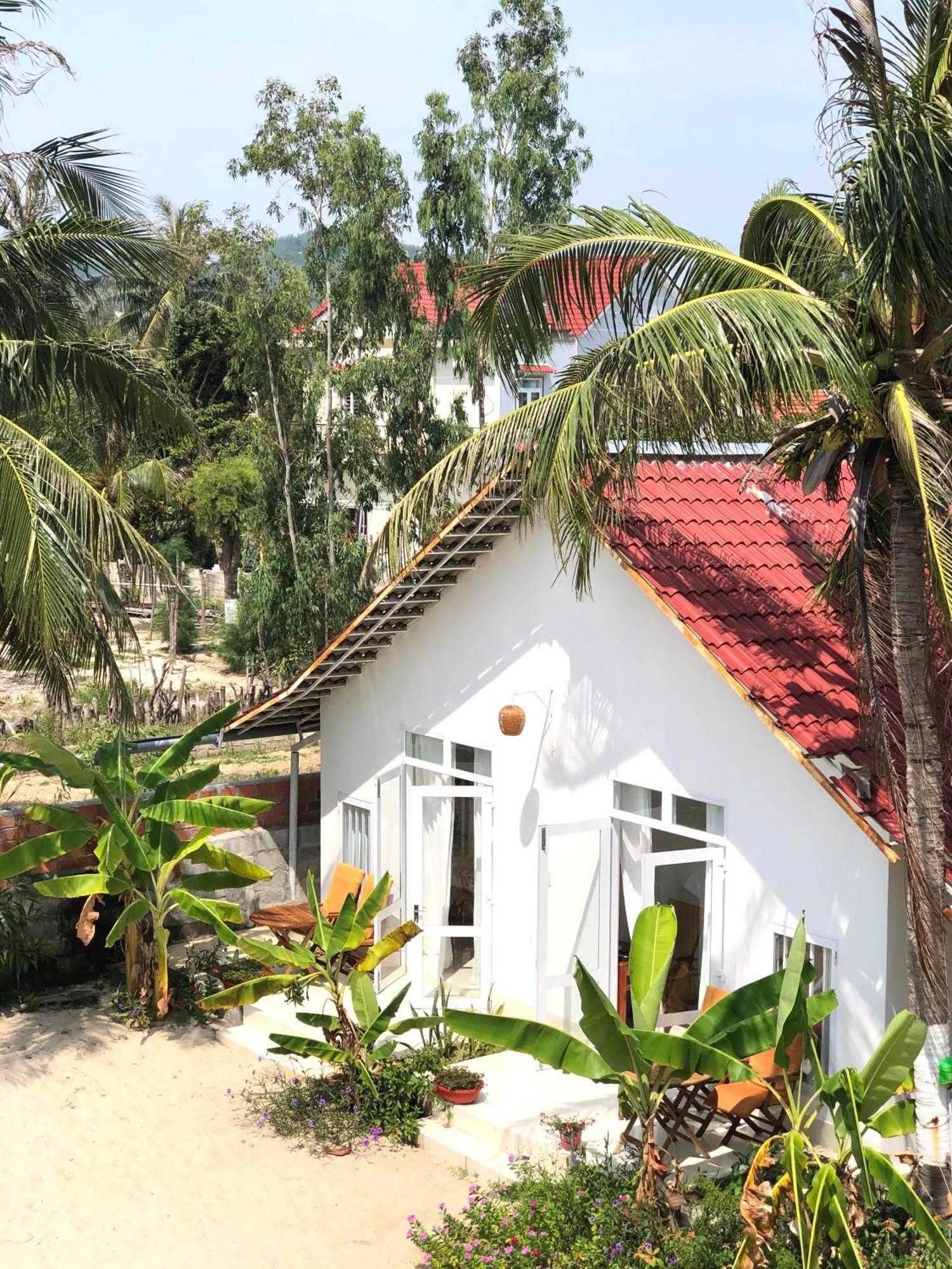 Robinson Beach Bungalow Vinh Hoa Exterior photo