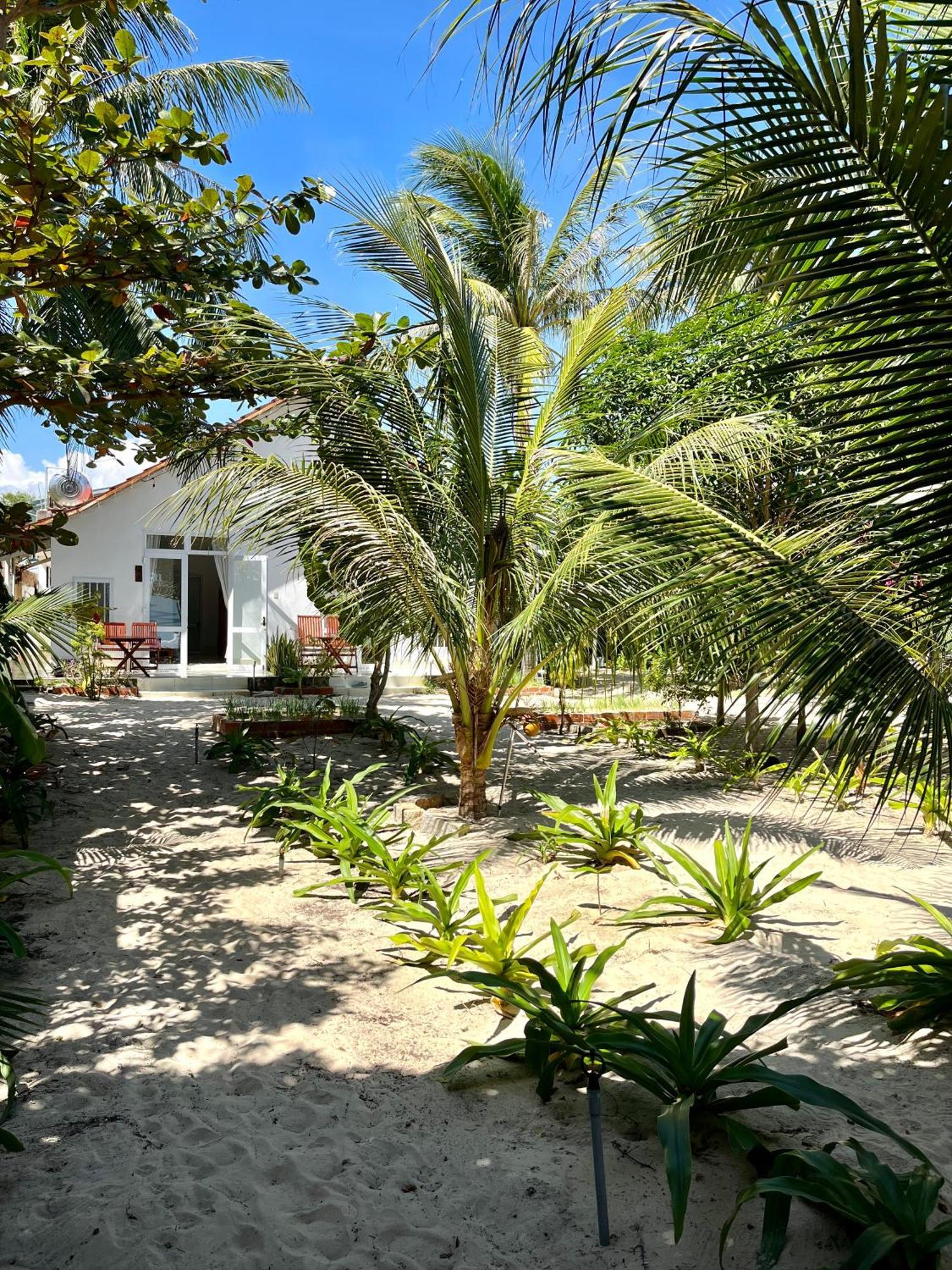 Robinson Beach Bungalow Vinh Hoa Exterior photo